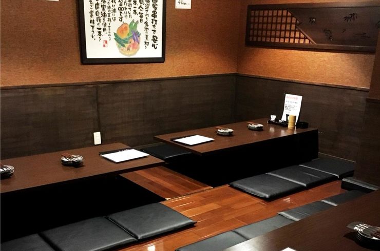 掘りごたつの店内